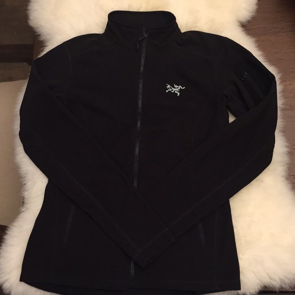EUC Arcteryx Lightweight fleece💕